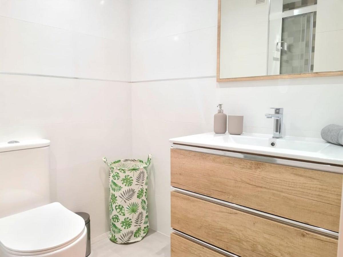 Apartamento Moderno Y Con Estilo En La Carihuela Torremolinos Ngoại thất bức ảnh